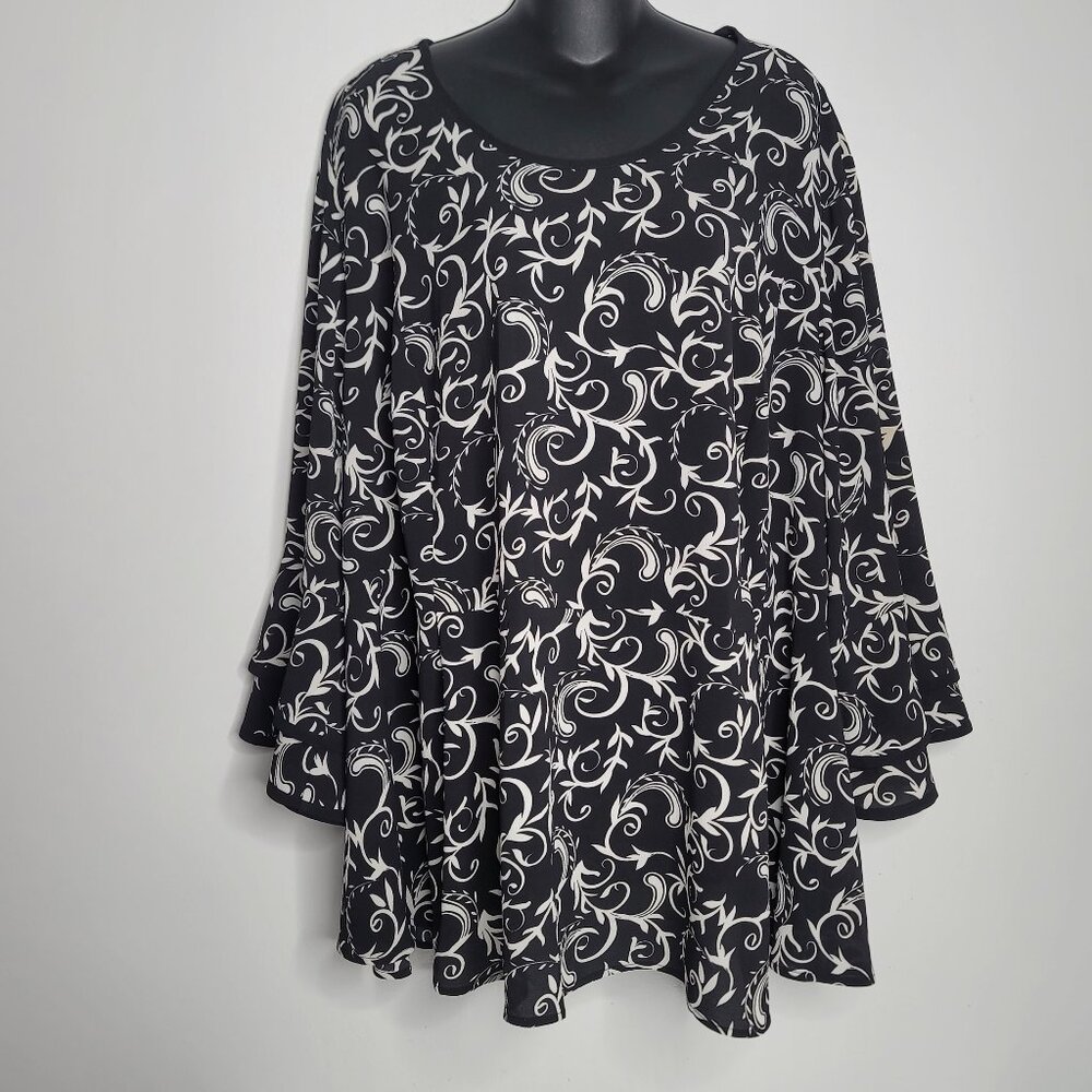 Catherines Womens Blouse Top Shirt Plus 3X 26/28W Bell Sleeves Black White Flowy